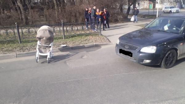 Коляску с ребенком сбила «Приора» в Ставрополе